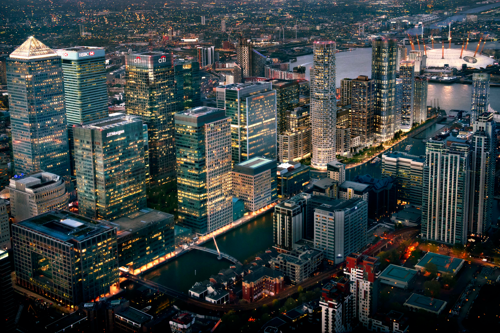 Heathrow Terminal 3 to London City Airport chauffeur service