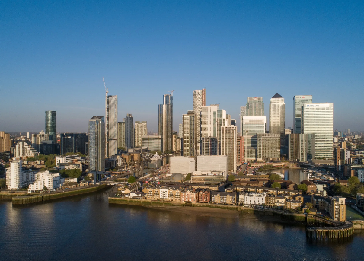 Heathrow to Canary Wharf chauffeur for UAE clients