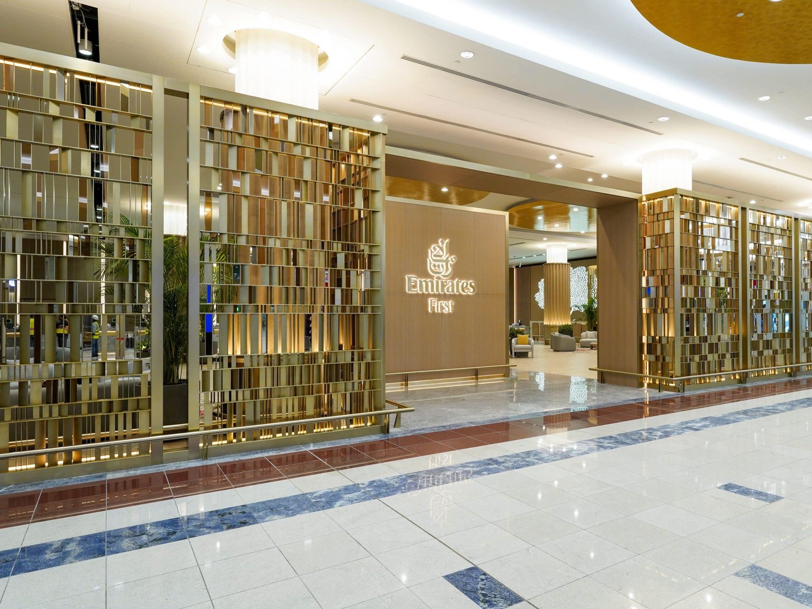 Dubai luxury travel to London