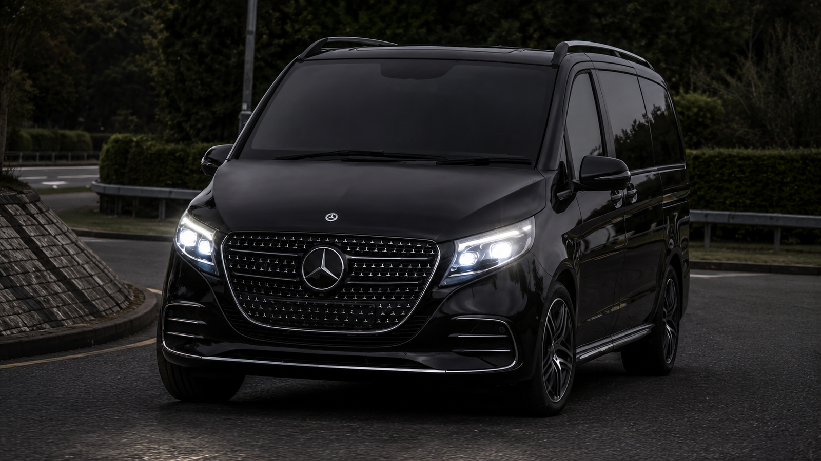 Mercedes-Benz V-Class front exterior Black Fleet London Business MPV