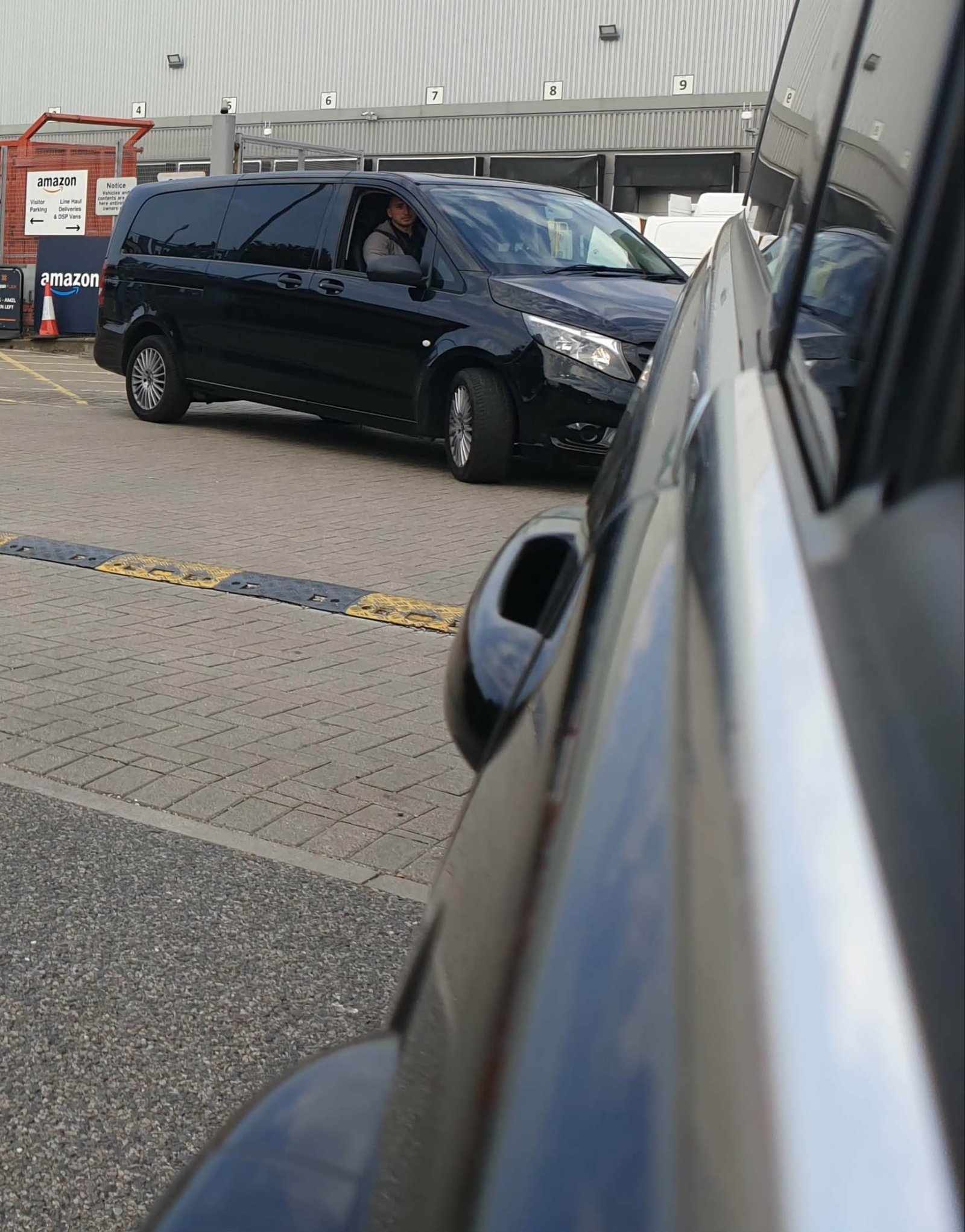 Workforce transport journey between Bromley-by-Bow and Amazon DSS2